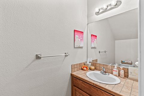 Tiny photo for 7833 Phaedra Lane, White City, OR 97503 (MLS # 220214915)