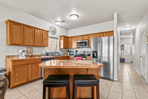 Tiny photo for 7833 Phaedra Lane, White City, OR 97503 (MLS # 220214915)