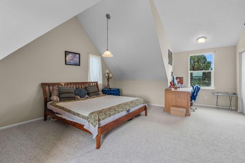 Tiny photo for 7791 SW Wickiup Avenue, Redmond, OR 97756 (MLS # 220220039)