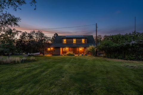 Tiny photo for 7791 SW Wickiup Avenue, Redmond, OR 97756 (MLS # 220220039)