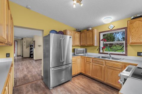 Tiny photo for 7791 SW Wickiup Avenue, Redmond, OR 97756 (MLS # 220220039)