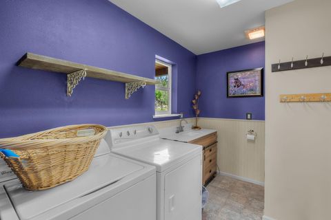 Tiny photo for 7791 SW Wickiup Avenue, Redmond, OR 97756 (MLS # 220220039)