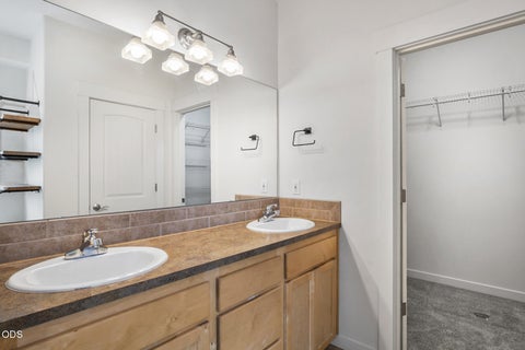 Tiny photo for 21191 SE Philly Avenue, Bend, OR 97702 (MLS # 220230018)