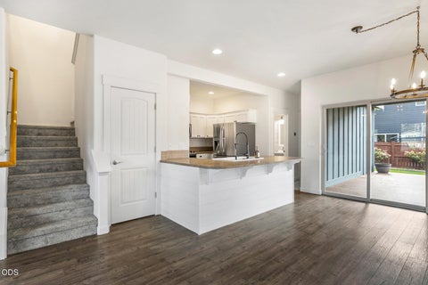 Tiny photo for 21191 SE Philly Avenue, Bend, OR 97702 (MLS # 220230018)