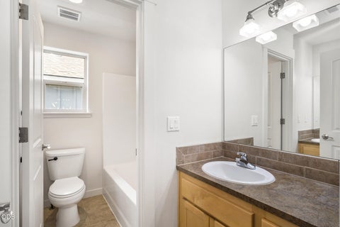Tiny photo for 21191 SE Philly Avenue, Bend, OR 97702 (MLS # 220230018)