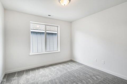 Tiny photo for 21191 SE Philly Avenue, Bend, OR 97702 (MLS # 220230018)