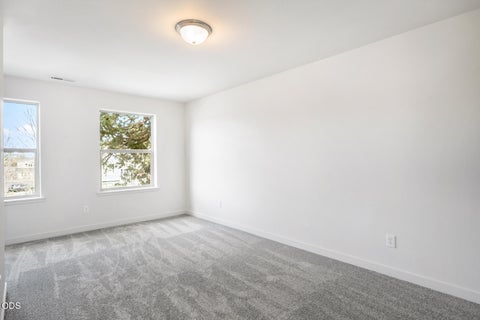 Tiny photo for 21191 SE Philly Avenue, Bend, OR 97702 (MLS # 220230018)