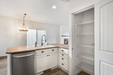 Tiny photo for 21191 SE Philly Avenue, Bend, OR 97702 (MLS # 220230018)