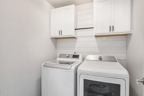 Tiny photo for 21191 SE Philly Avenue, Bend, OR 97702 (MLS # 220230018)
