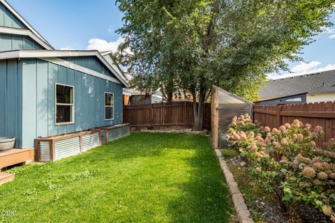 Tiny photo for 21191 SE Philly Avenue, Bend, OR 97702 (MLS # 220230018)
