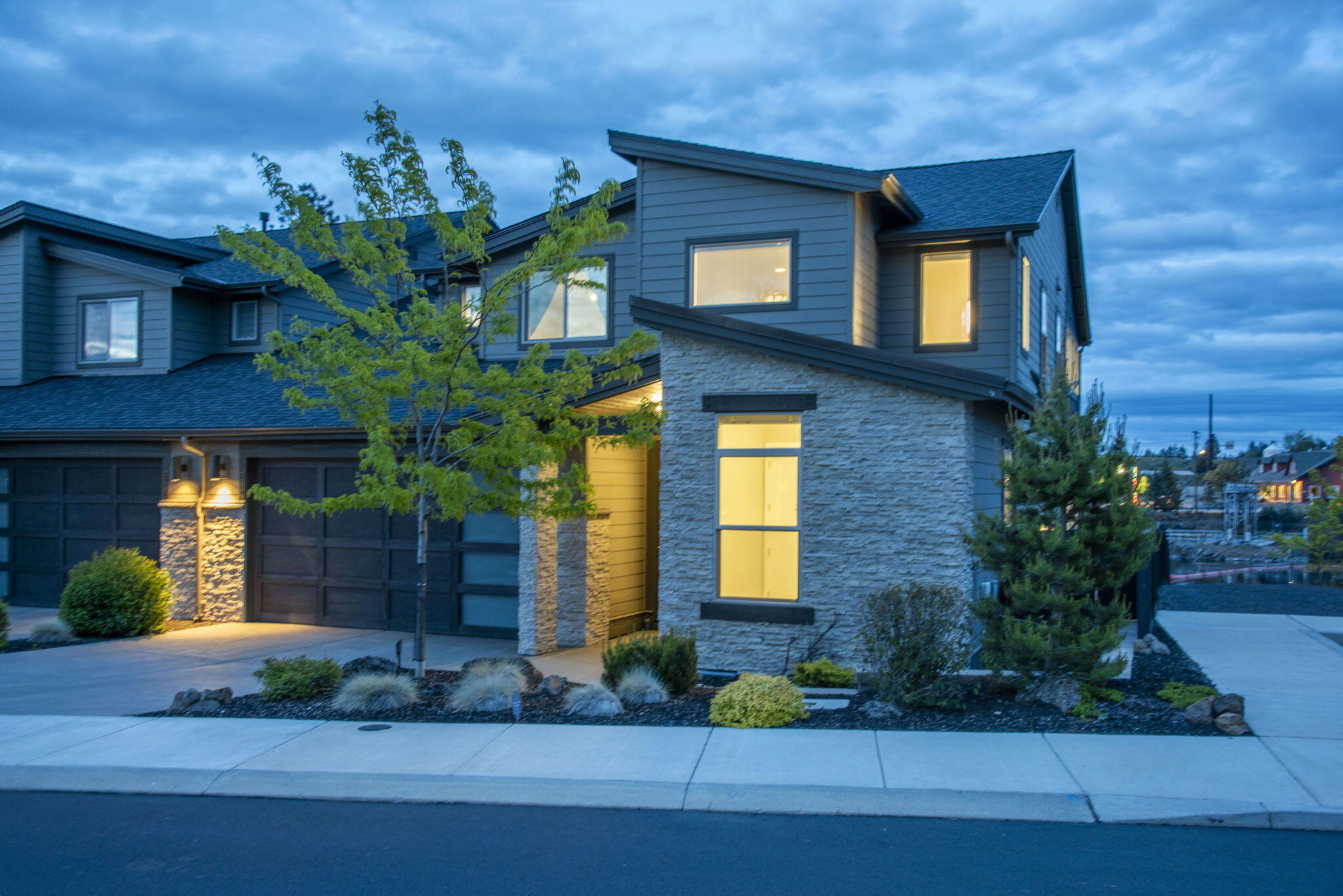 2594 NW Rippling River Court