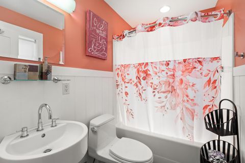 Tiny photo for 515 G Street #APT 120, Jacksonville, OR 97530 (MLS # 220213162)