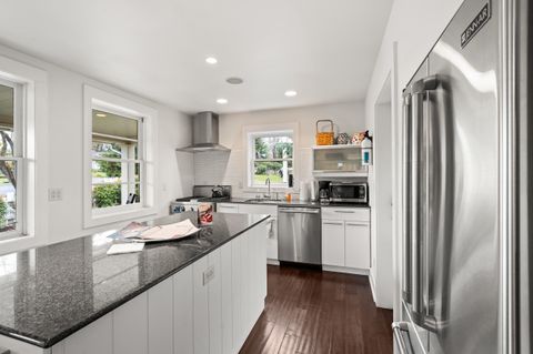 Tiny photo for 515 G Street #APT 120, Jacksonville, OR 97530 (MLS # 220213162)