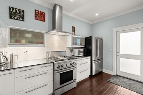 Tiny photo for 515 G Street #APT 120, Jacksonville, OR 97530 (MLS # 220213162)