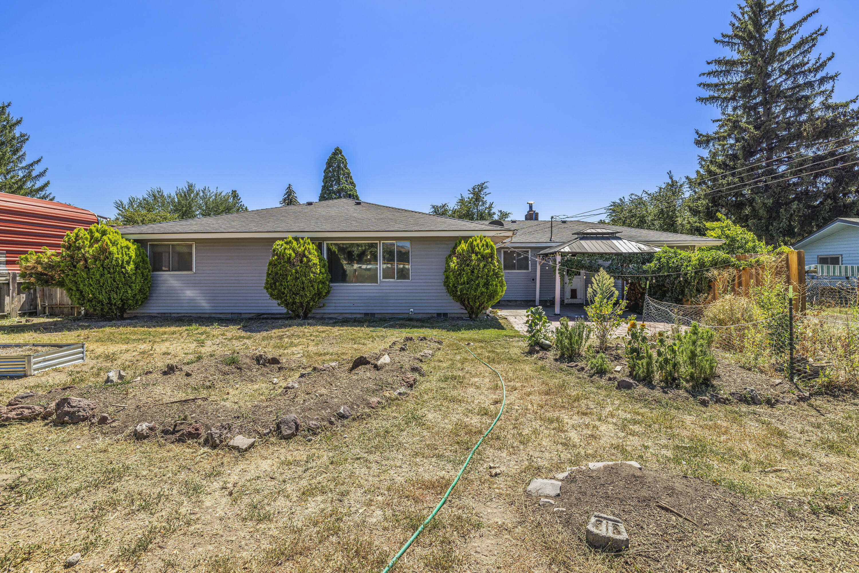 Summers Lane Homes - Residential