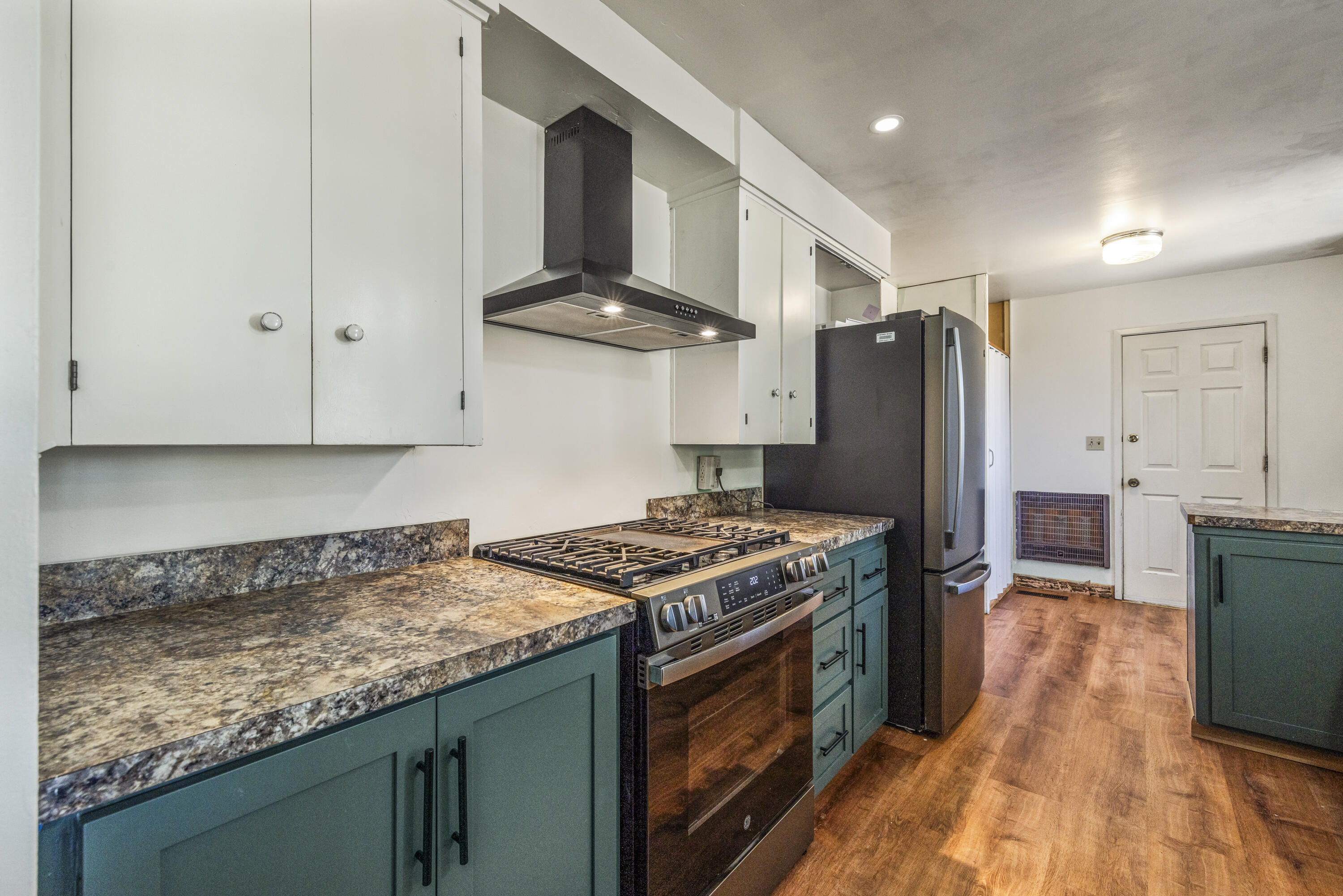 Summers Lane Homes - Residential