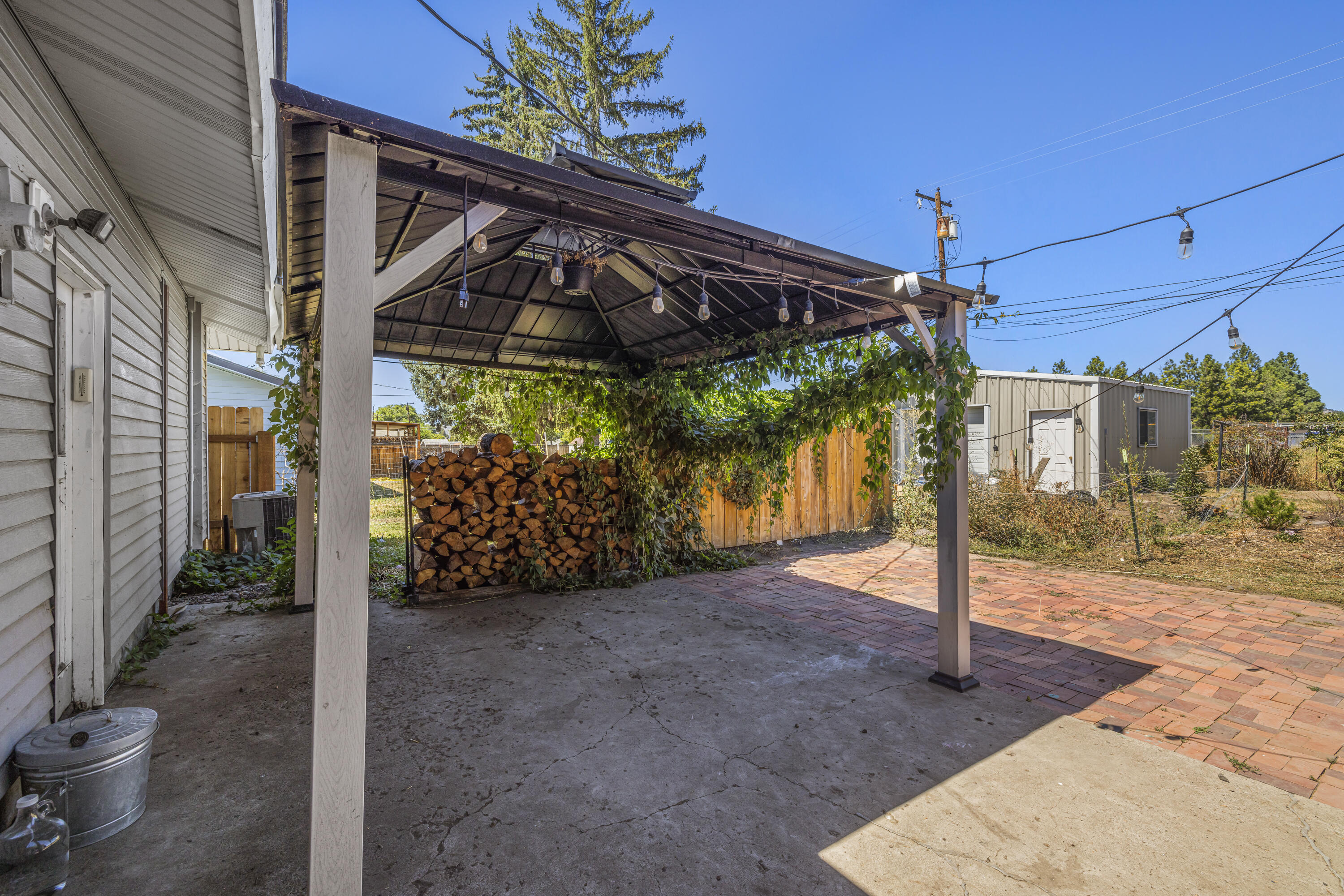 Summers Lane Homes - Residential