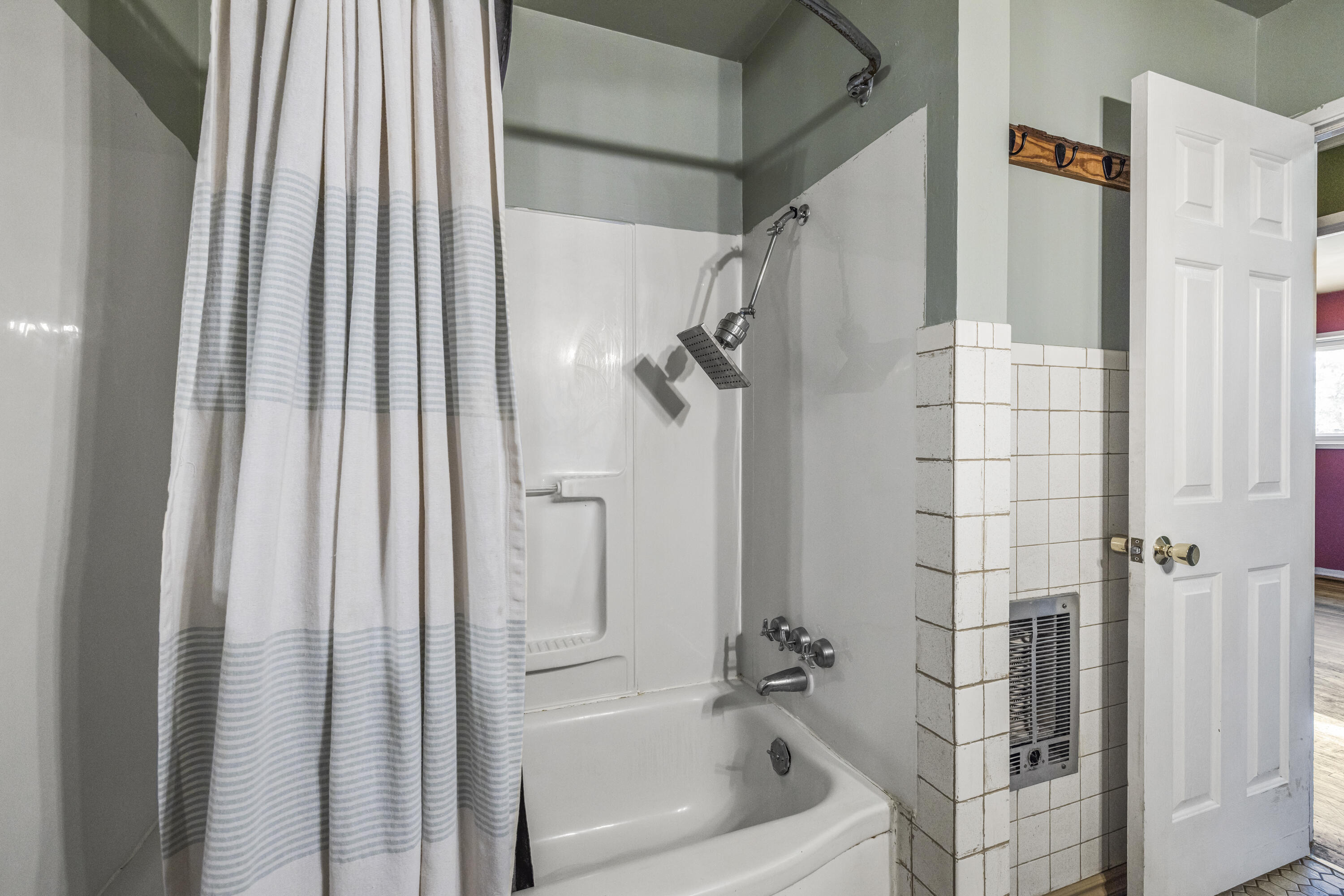 Summers Lane Homes - Residential