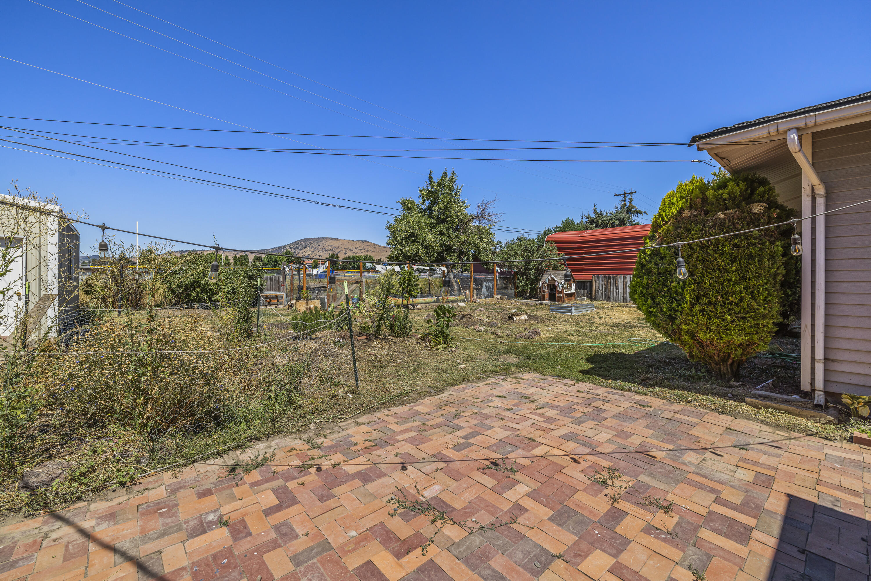 Summers Lane Homes - Residential