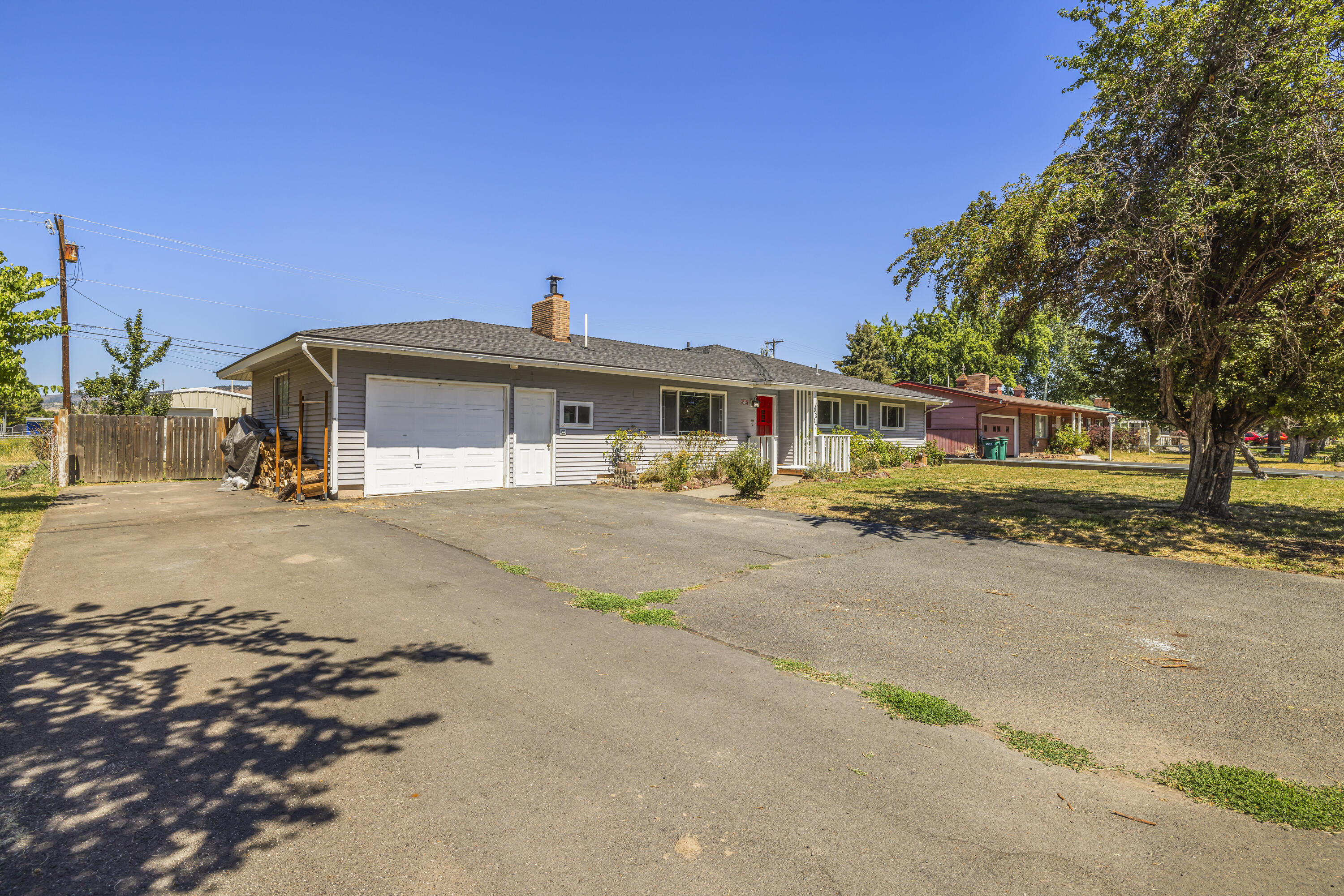 Summers Lane Homes - Residential