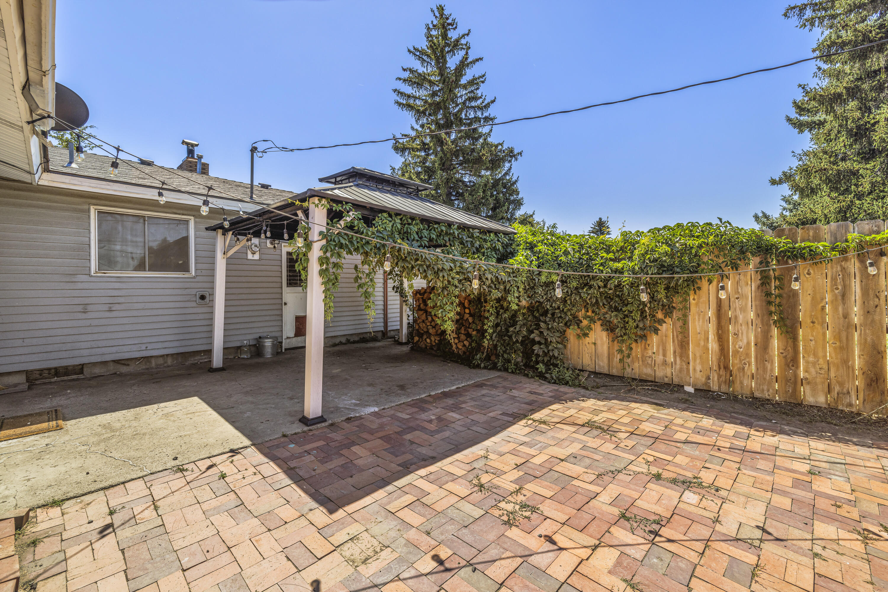 Summers Lane Homes - Residential