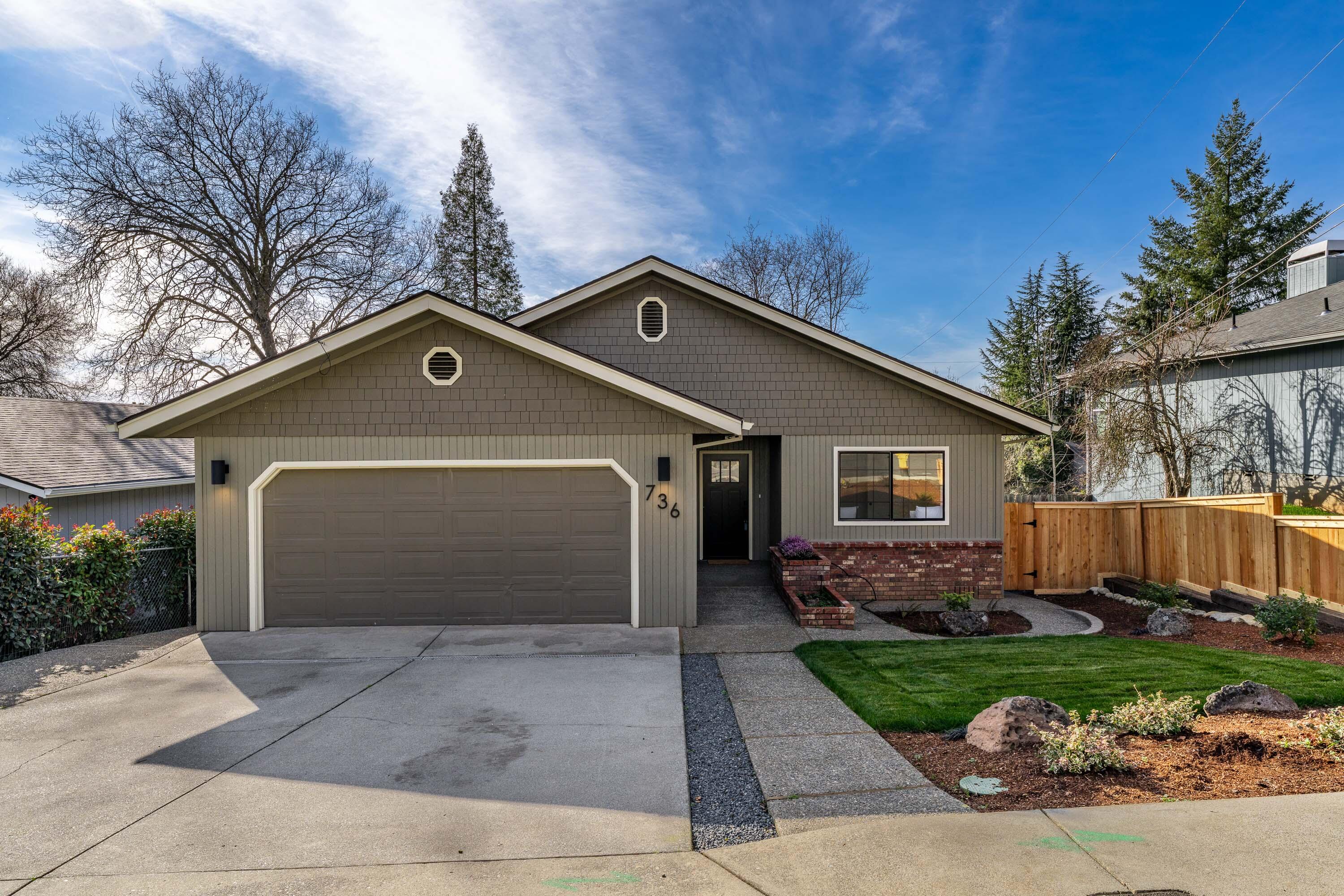 736 NE Oregon Avenue