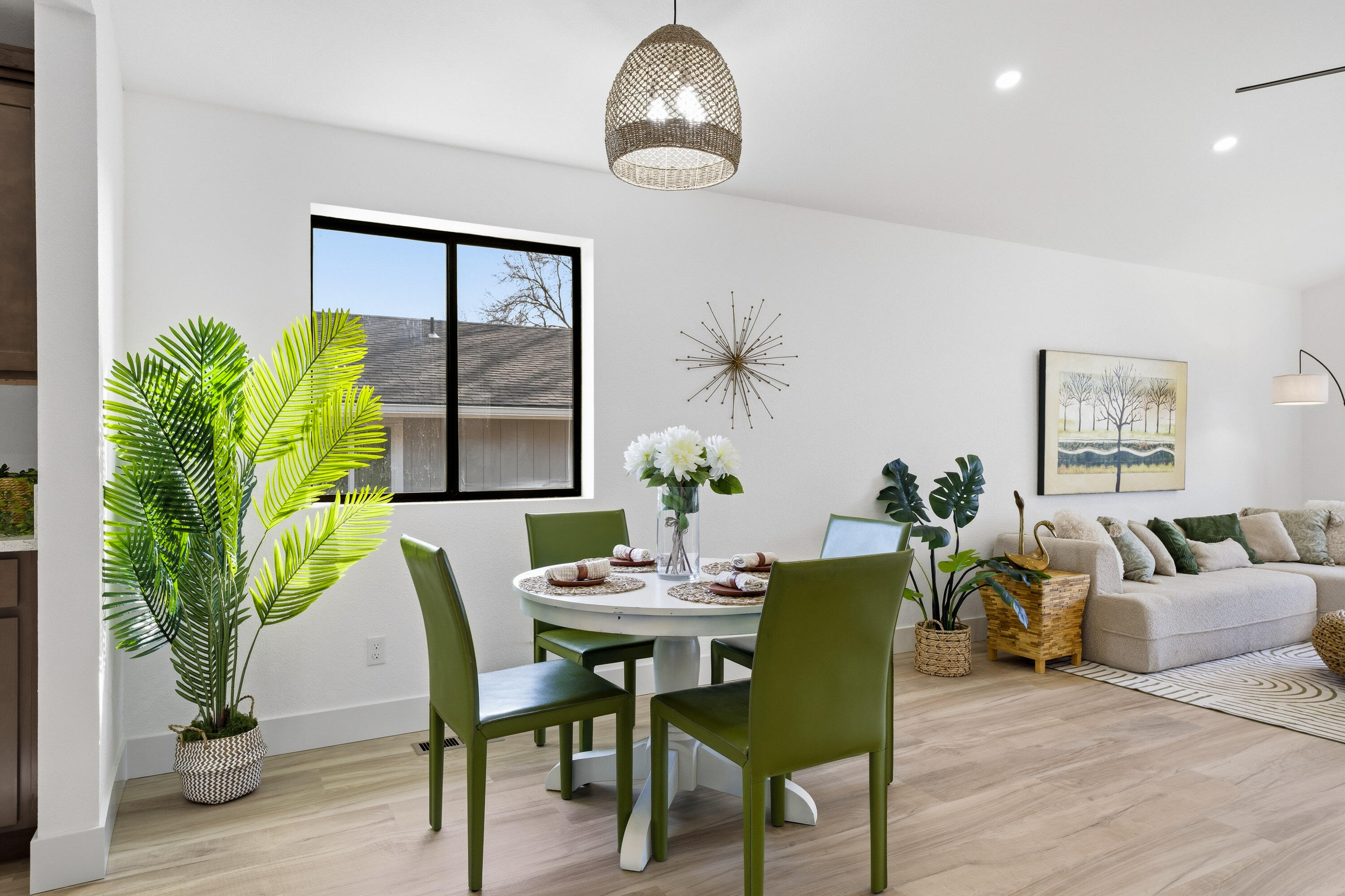 736 NE Oregon Avenue