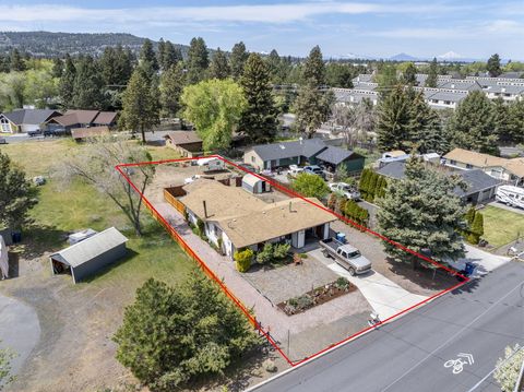 Photo of 2667 NE Jones Road, Bend, OR 97701 (MLS # 220215079)