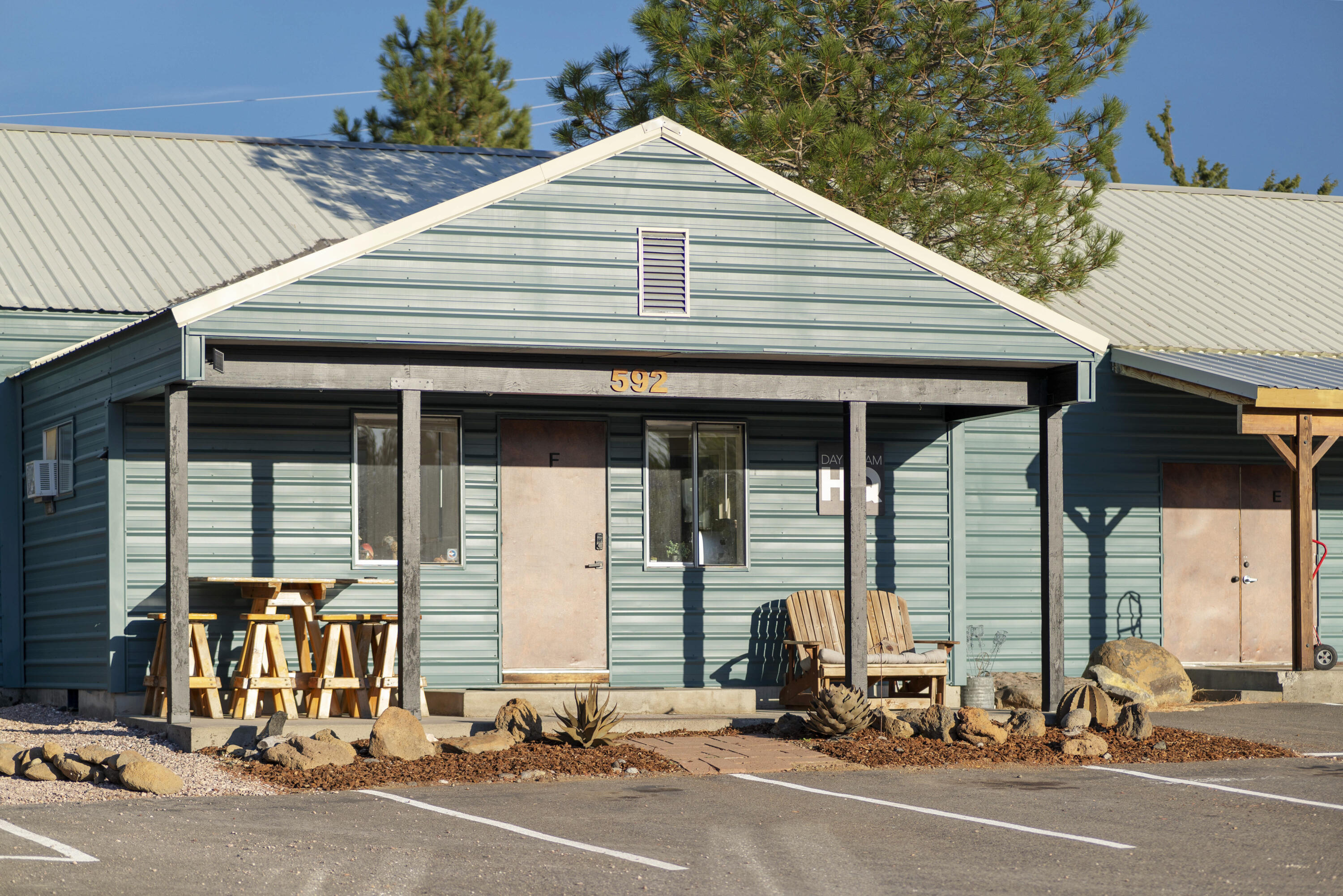 592 N Sisters Park Court