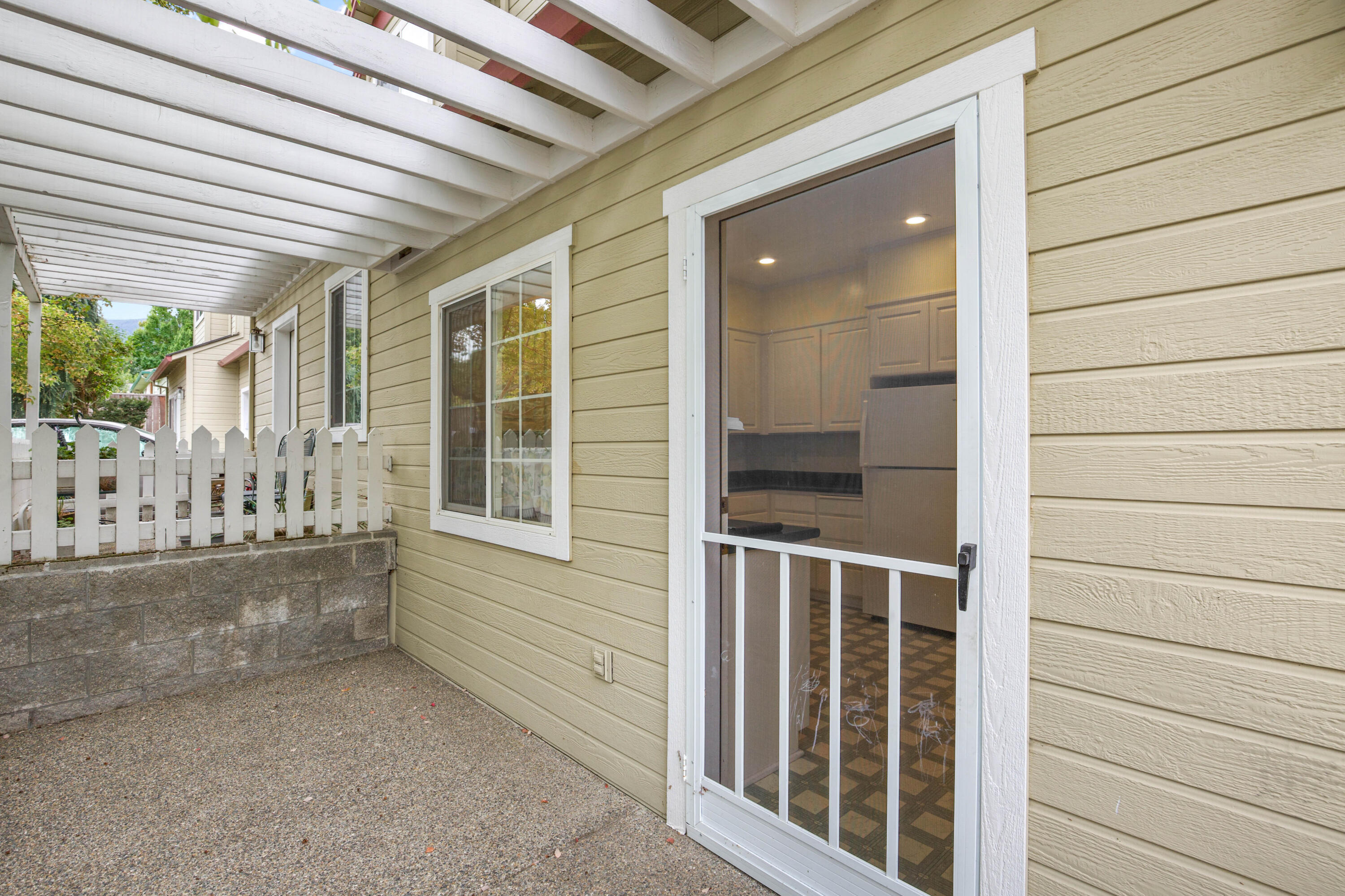 Court On Mary Jane, The - Residential