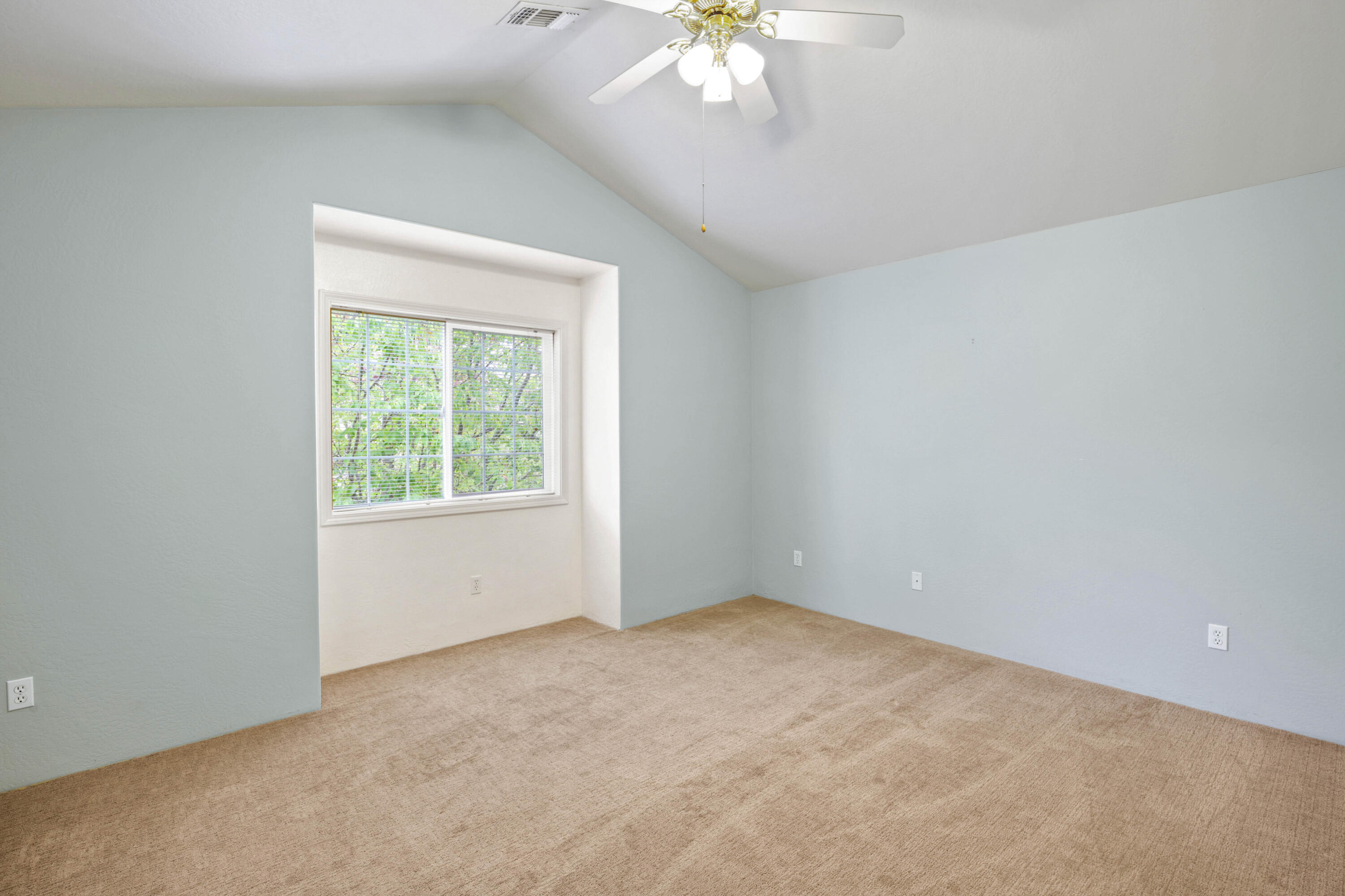 Court On Mary Jane, The - Residential