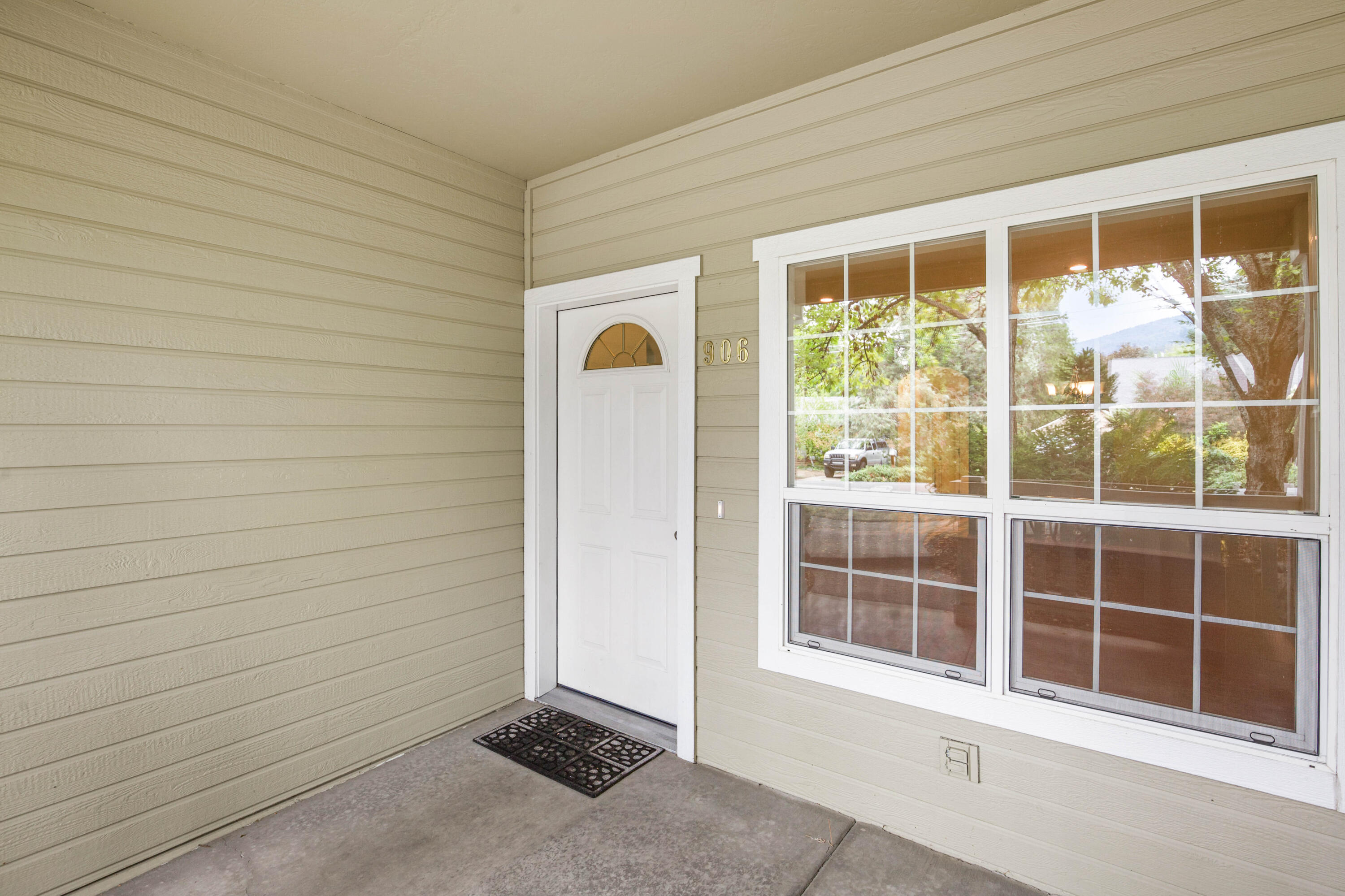 Court On Mary Jane, The - Residential