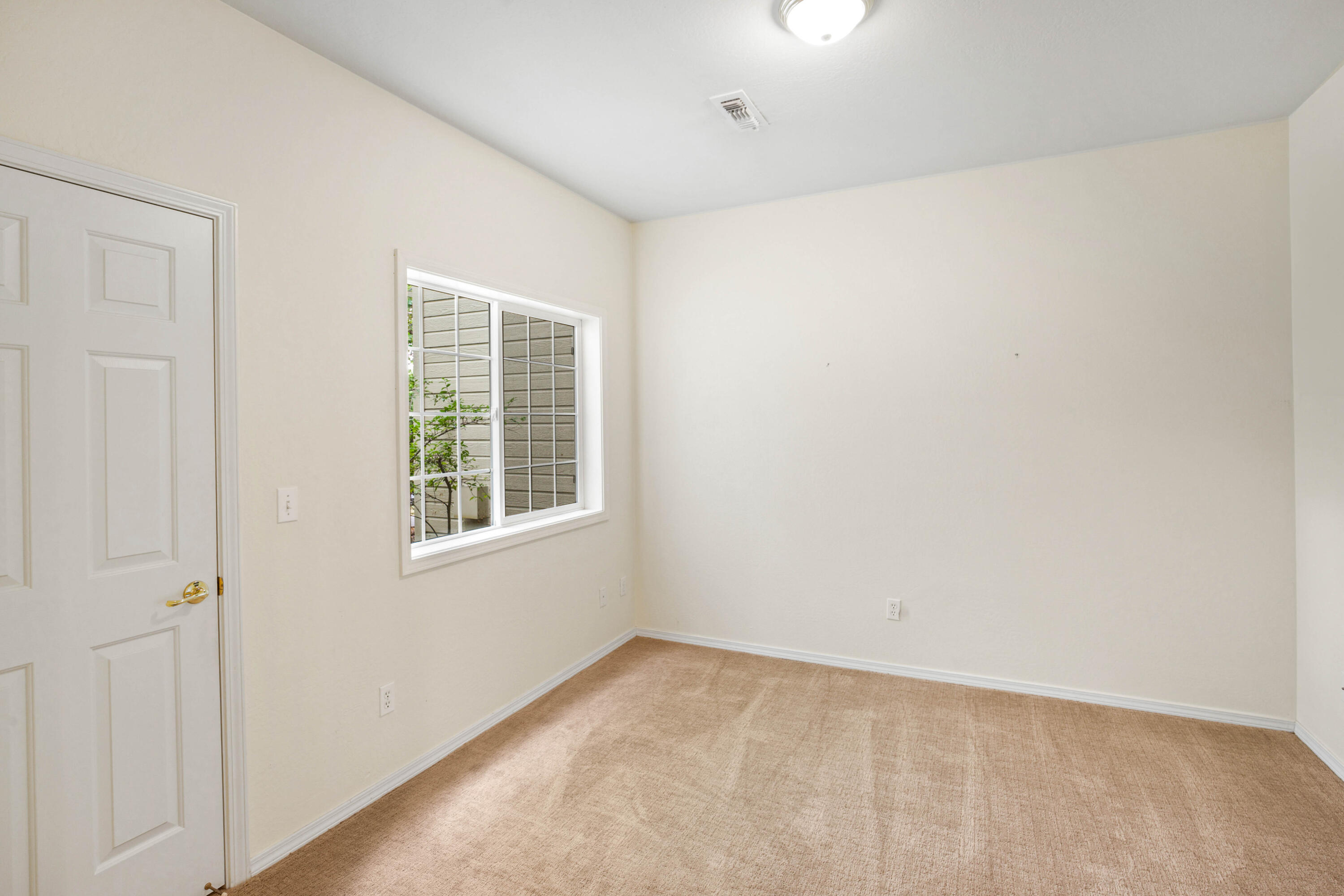 Court On Mary Jane, The - Residential