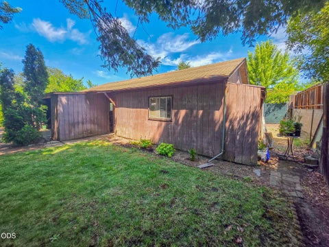 Tiny photo for 3015 Lone Pine Road, Medford, OR 97504 (MLS # 220224772)