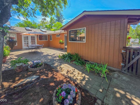 Tiny photo for 3015 Lone Pine Road, Medford, OR 97504 (MLS # 220224772)