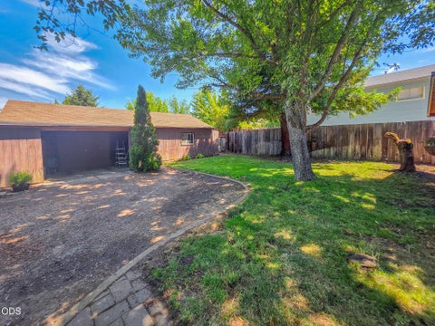 Tiny photo for 3015 Lone Pine Road, Medford, OR 97504 (MLS # 220224772)