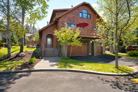 Tiny photo for 19377 Brookside Way, Bend, OR 97702 (MLS # 220223122)