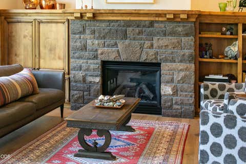 Tiny photo for 19377 Brookside Way, Bend, OR 97702 (MLS # 220223122)
