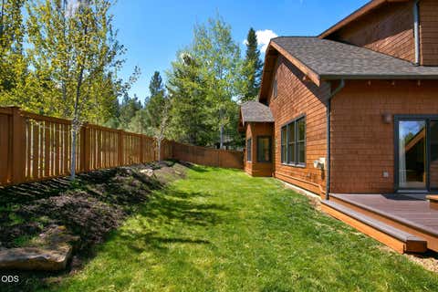 Tiny photo for 19377 Brookside Way, Bend, OR 97702 (MLS # 220223122)