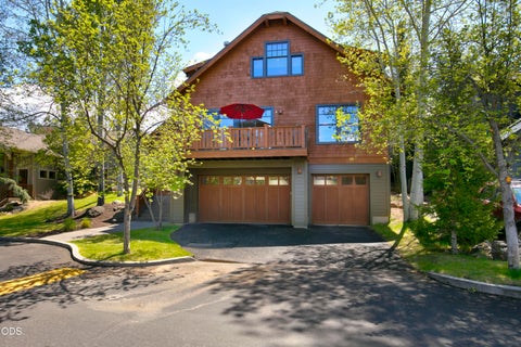 Tiny photo for 19377 Brookside Way, Bend, OR 97702 (MLS # 220223122)