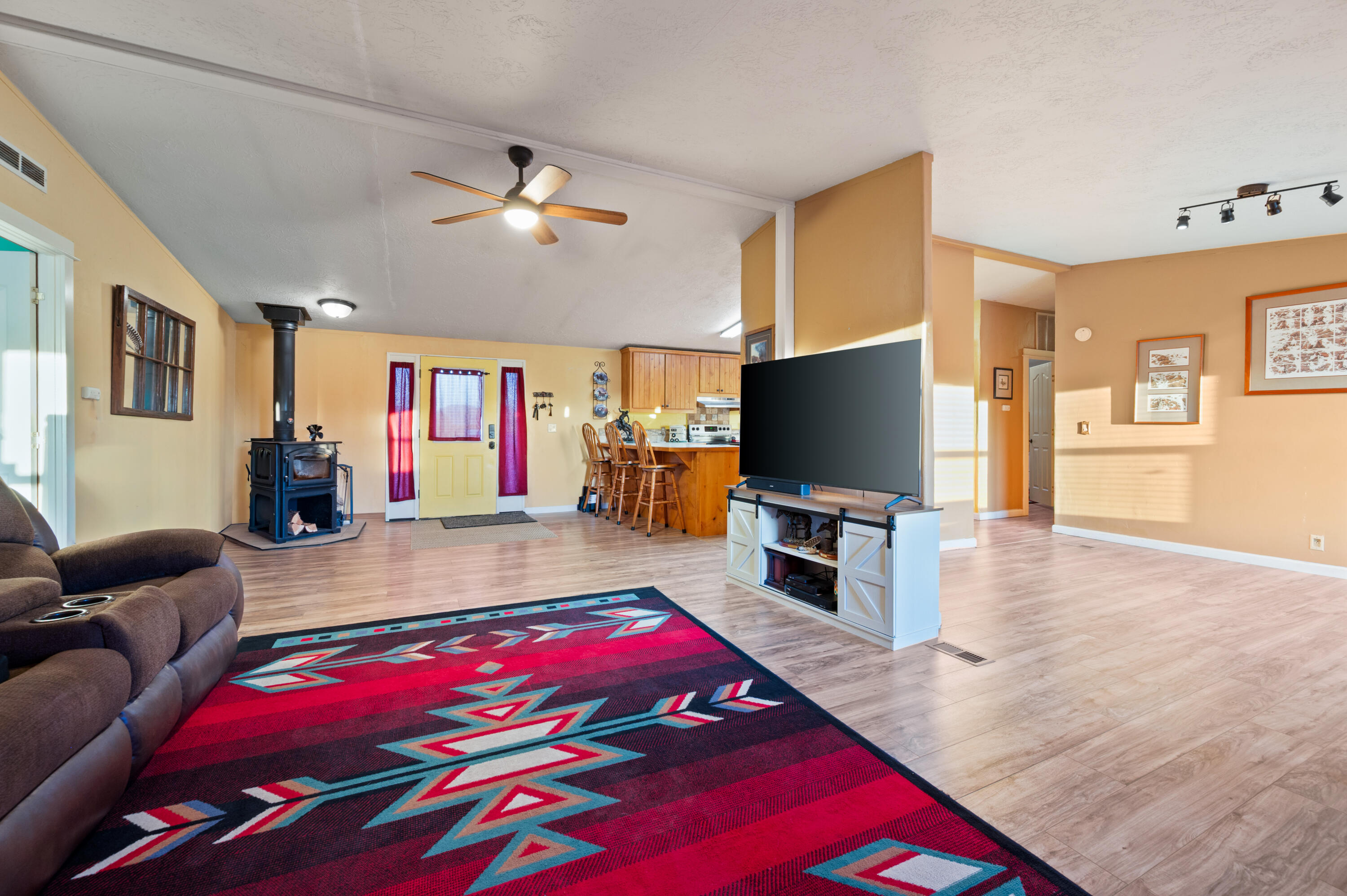 6216 SW Groundhog Road