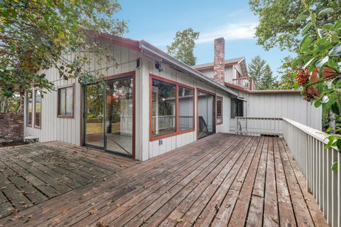 Tiny photo for 810 SE Summit Drive, Roseburg, OR 97470 (MLS # 220211146)