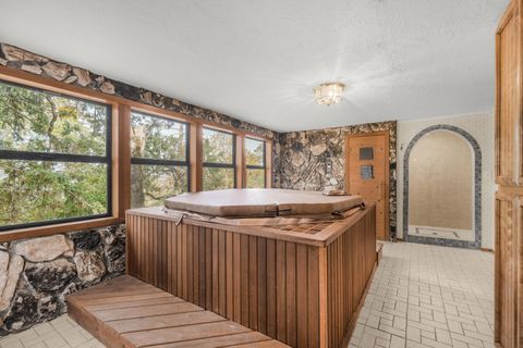 Tiny photo for 810 SE Summit Drive, Roseburg, OR 97470 (MLS # 220211146)