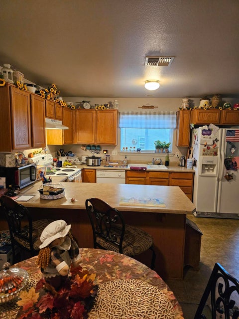 Tiny photo for 3409 Sonny Lane, White City, OR 97503 (MLS # 220223111)