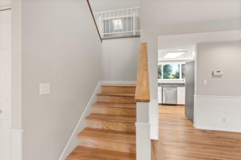 Tiny photo for 1089 Brookdale Avenue, Medford, OR 97504 (MLS # 220210829)