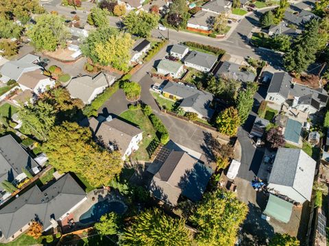 Tiny photo for 1089 Brookdale Avenue, Medford, OR 97504 (MLS # 220210829)