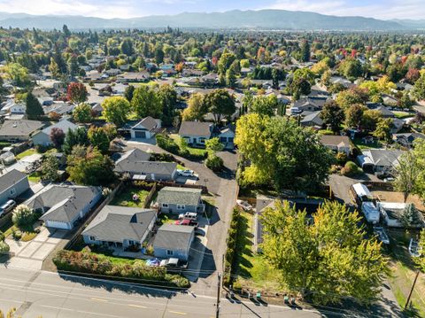 Tiny photo for 1089 Brookdale Avenue, Medford, OR 97504 (MLS # 220210829)