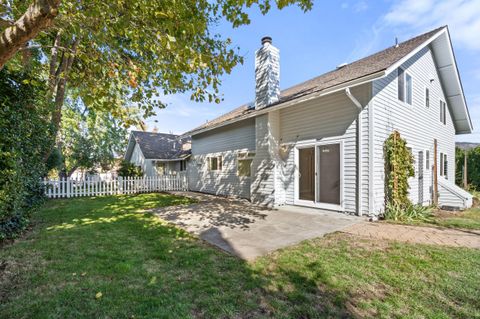 Tiny photo for 1089 Brookdale Avenue, Medford, OR 97504 (MLS # 220210829)