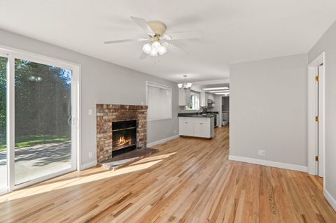 Tiny photo for 1089 Brookdale Avenue, Medford, OR 97504 (MLS # 220210829)