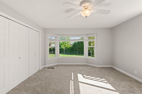 Tiny photo for 1089 Brookdale Avenue, Medford, OR 97504 (MLS # 220210829)